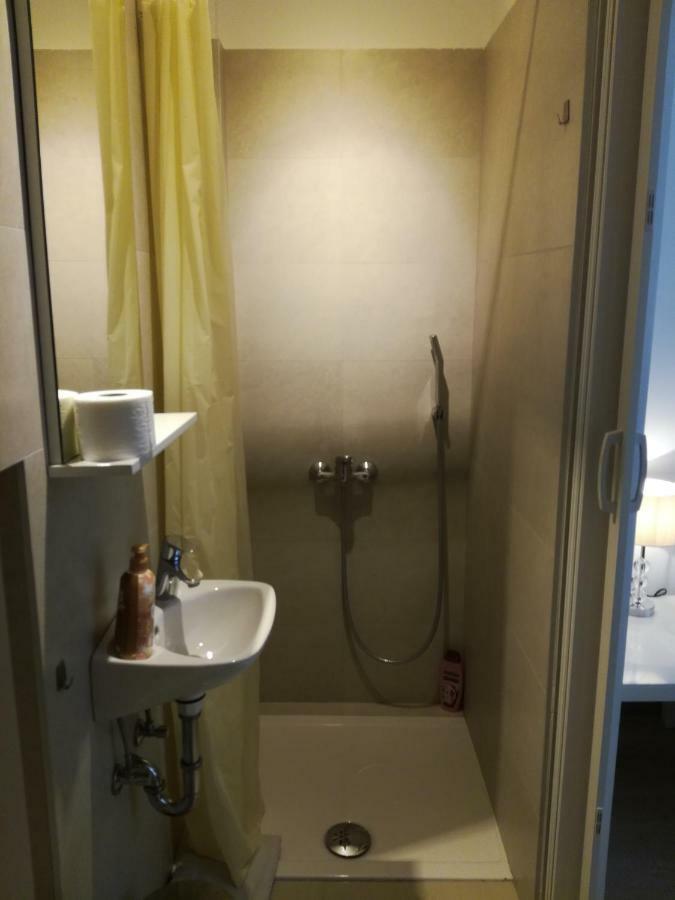Soba U Centru Hotel Póla Kültér fotó