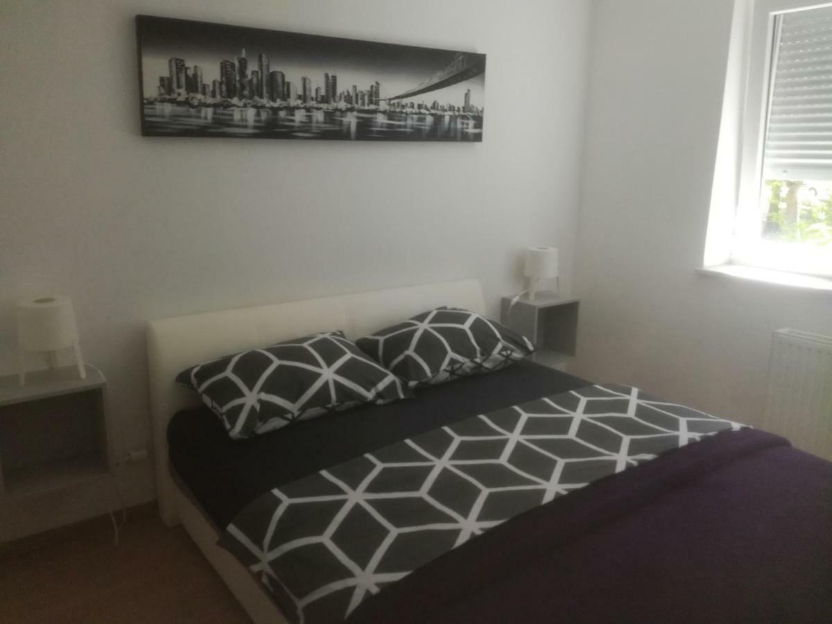 Soba U Centru Hotel Póla Kültér fotó