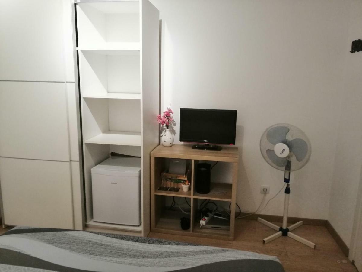Soba U Centru Hotel Póla Kültér fotó
