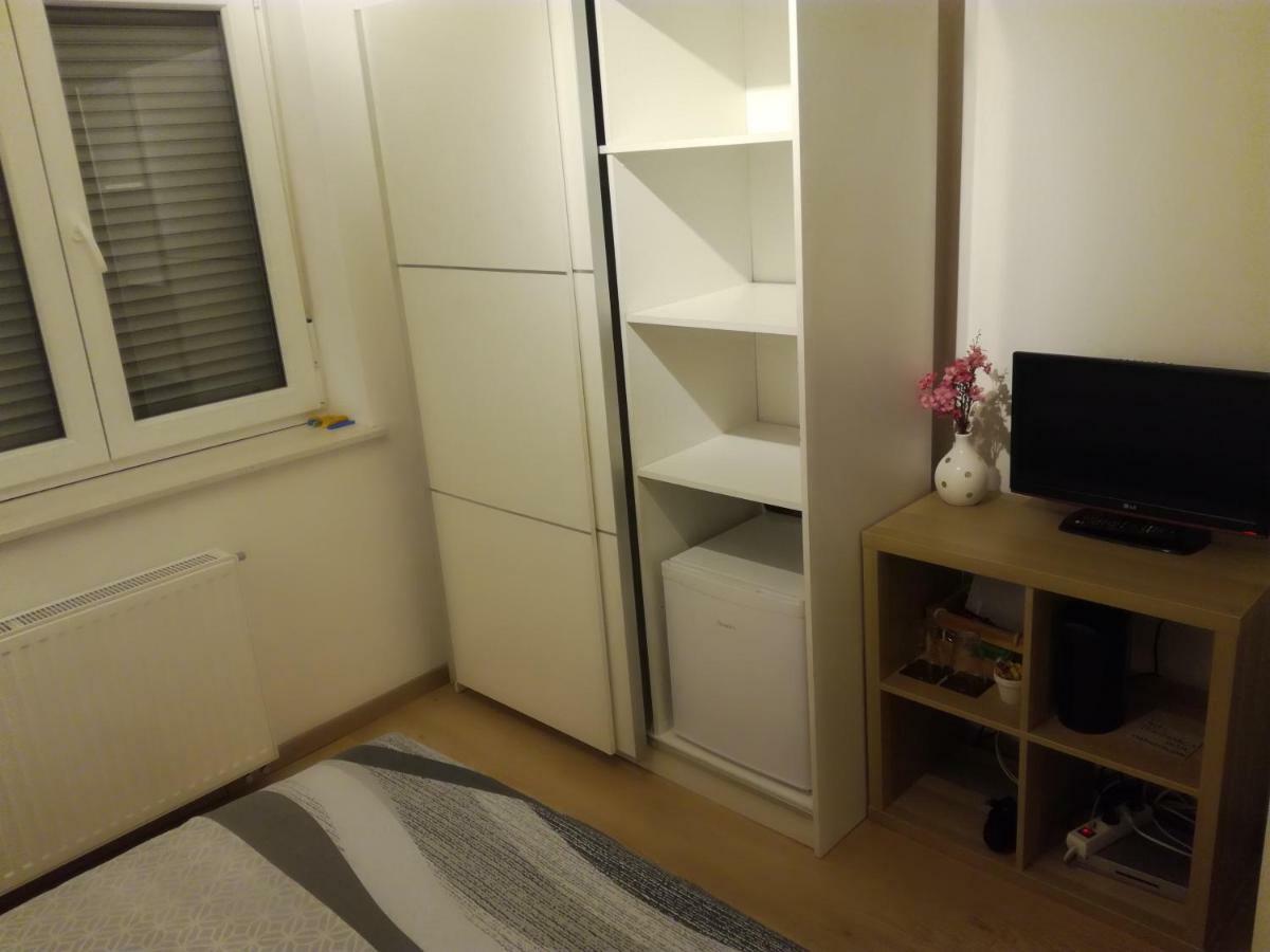 Soba U Centru Hotel Póla Kültér fotó